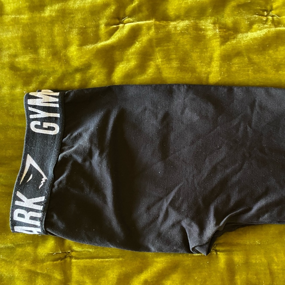 Gym shark tights